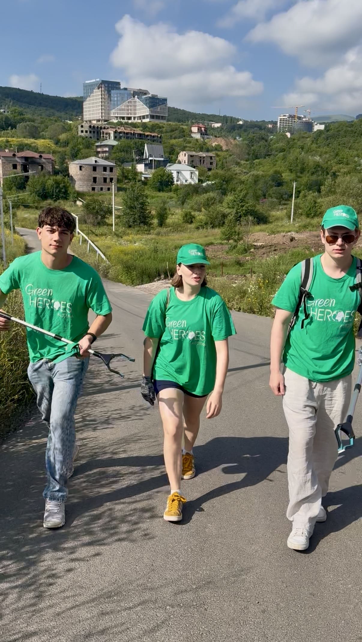 Internationale Green Soul Projektgruppe bei einem Cleanup